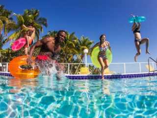 TỔ CHỨC POOL PARTY NƠI GIÁ TRỊ TẬP THỂ ĐƯỢC THĂNG HOA