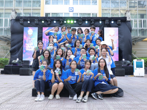 PROM NIGHT KIM LIÊN