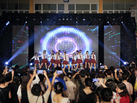 PROM NIGHT KIM LIÊN