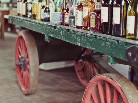 Ý tưởng tổ chức Year End Party mang phong cách Vintage đậm chất hoài cổ