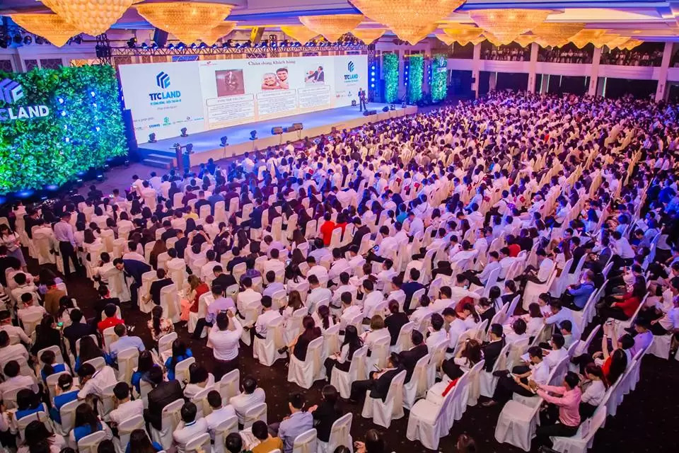 Chuẩn bị nội dung chương trình và kịch bản sự kiện