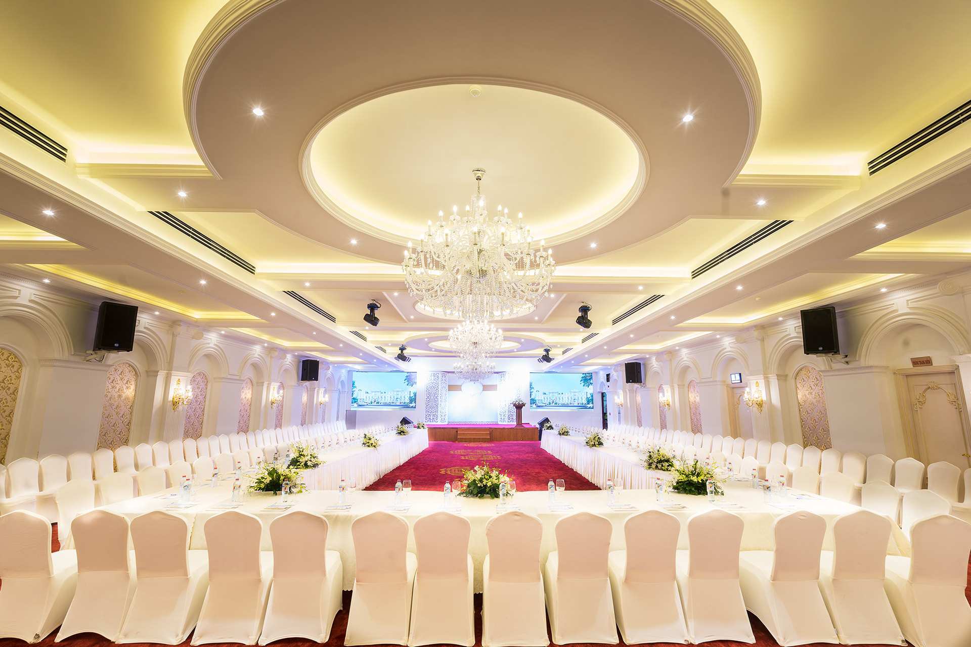 Xác định mục tiêu và loại hình sự kiện