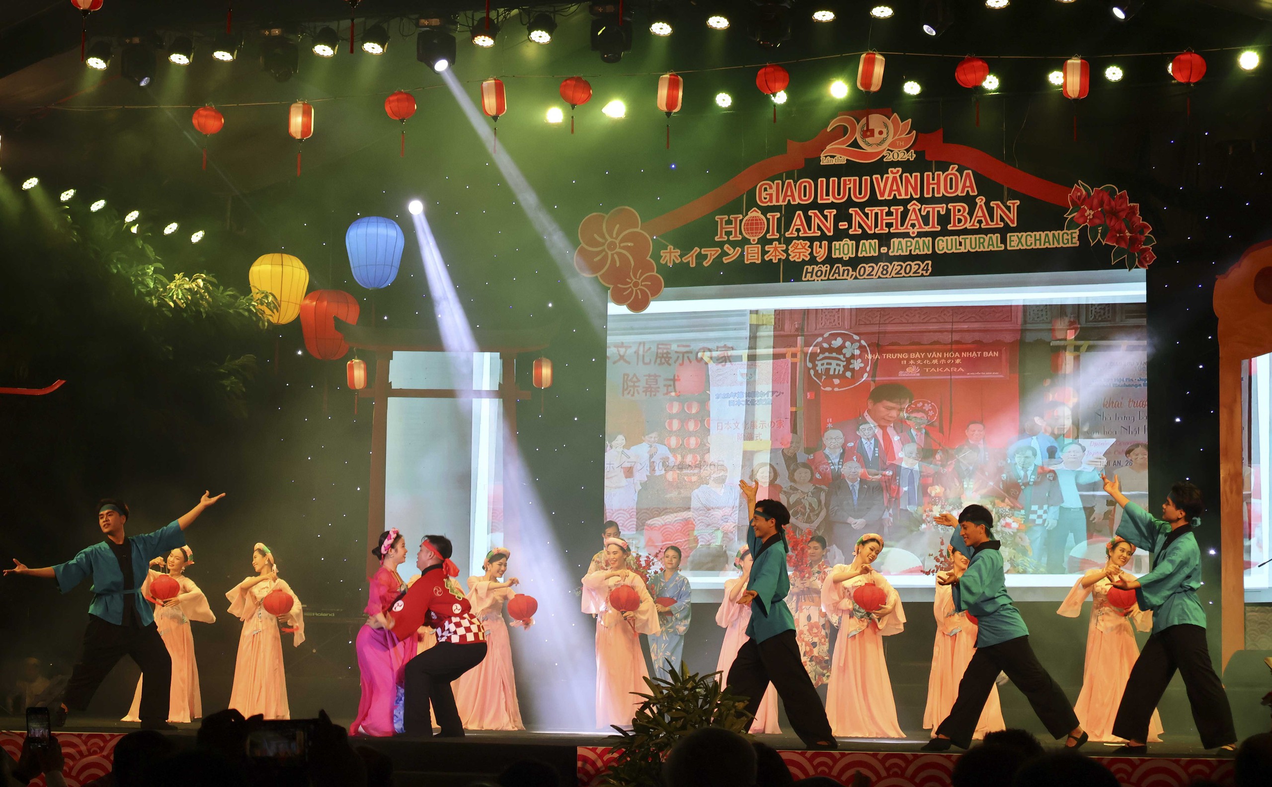 Xây dựng chương trình có nhiều hoạt động trải nghiệm